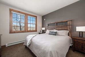 2 slaapkamers, reisbedje, internet, beddengoed