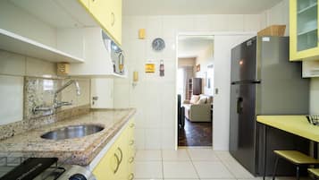 Basic Apartment | Private kitchen