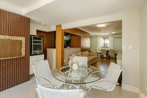 Dining - Fully Equipped Apartments With a Privileged Location 200m From the Beach in BC Tvns (Balneário Camboriú)
