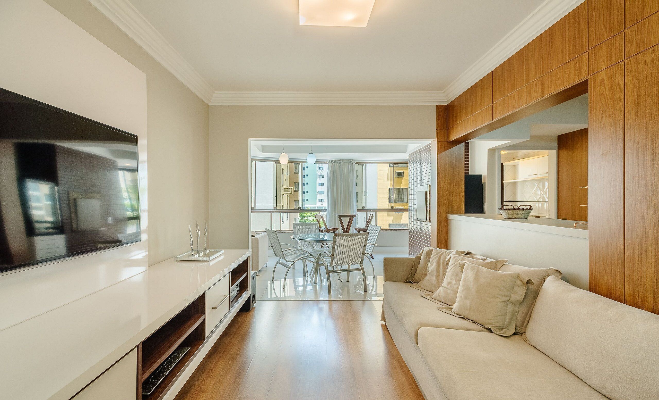 베이직 아파트 | 거실 공간