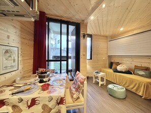 TV - (SO.207) Cosy studio at the foot of the slopes Les Menuires (Les Menuires)