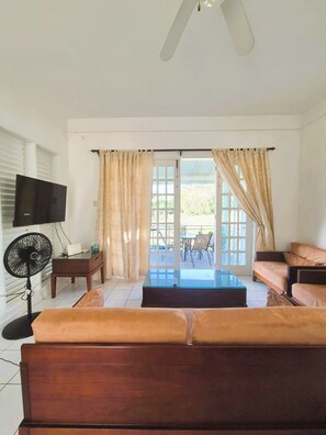 Living area - Honeybee at Sanctuary Villas (Black Rock)