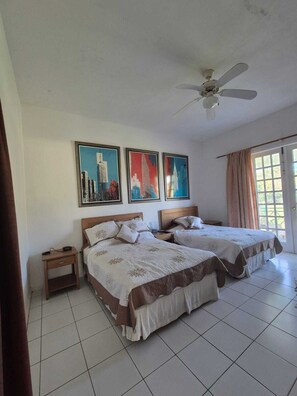 2 عدّة غرف نوم ومكواة/لوح كي وواي فاي مجانًا وملاءات أسرّة