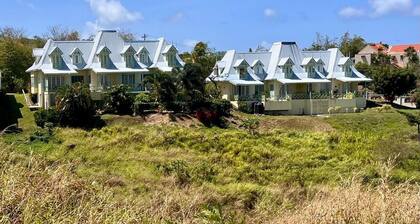 Honeybee at Sanctuary Villas