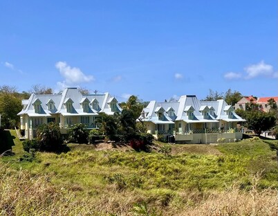 Honeybee at Sanctuary Villas