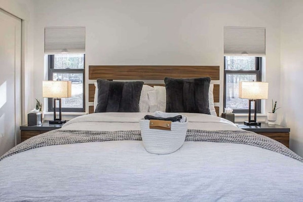 2 bedrooms, iron/ironing board, WiFi, bed sheets