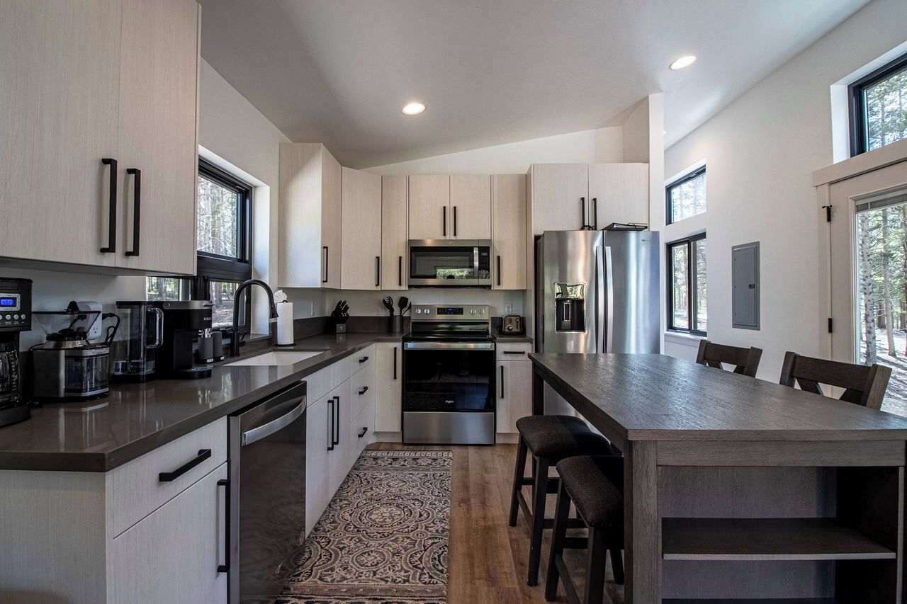 Refrigerador, microondas, horno, placa de cocina