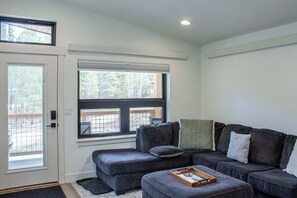 Een televisie en een kantoor