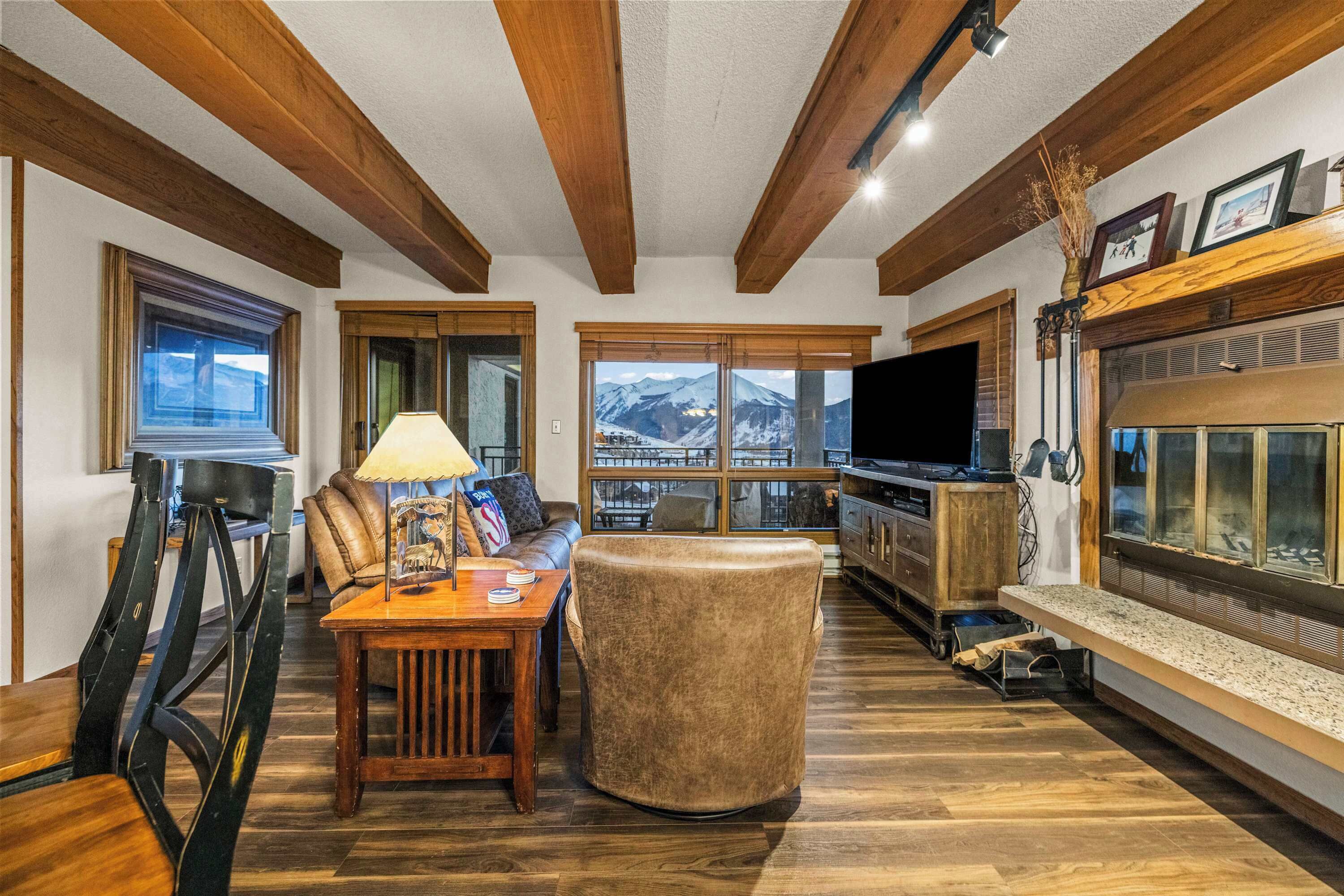 TV, fireplace, DVD player, offices