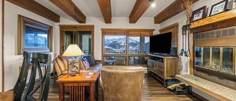 TV, fireplace, DVD player, offices