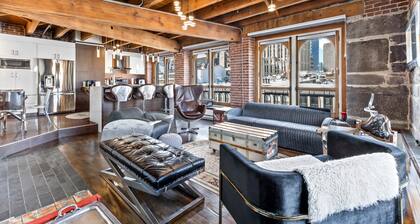 Exquisite & Charming 3BR Loft located in the heart of old port of Montreal