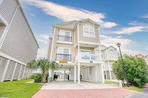 Exterior - Sea House 5 bedroom w/pool (North Myrtle Beach)