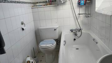 Shared Dormitory, 1 Bedroom, Garden View | Bathroom