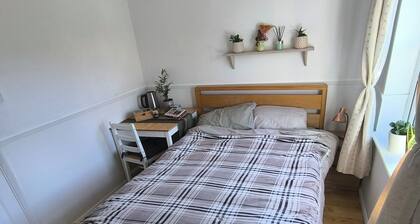 Room-angelos Home in Bermondsey