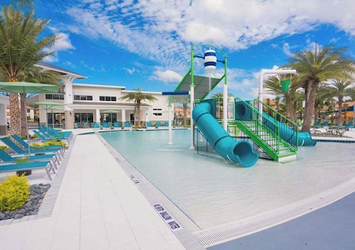 Upstay Resort Villa - Pool, Hot Tub, Sleeps 27