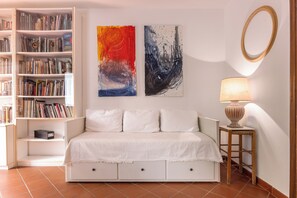 Apartment, Garden View | Living area | 32-inch flat-screen TV with cable channels - Il Ferrone Apartment With Garden (Greve in Chianti)