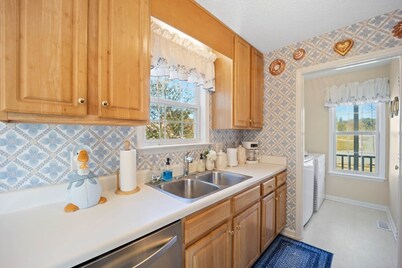 Replay the Quay 80s-90s Retro Themed Home