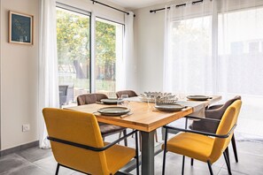 Dining - Charming Holiday Home Near Beach and Forest, Private Garden & Wi-Fi (Le Grand-Village-Plage)