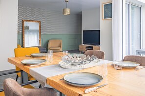 Dining - Charming Holiday Home Near Beach and Forest, Private Garden & Wi-Fi (Le Grand-Village-Plage)