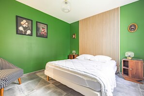 3 bedrooms, WiFi - Charming Holiday Home Near Beach and Forest, Private Garden & Wi-Fi (Le Grand-Village-Plage)