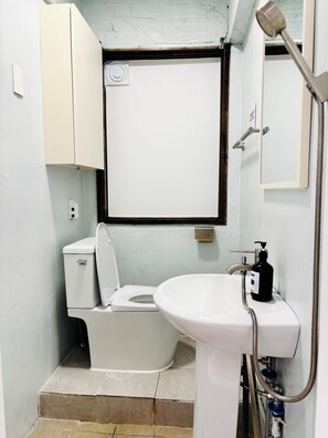 Double Room, 1 Queen Bed with Sofa bed | Bathroom | Shower, hair dryer, towels, soap - Mullaejung (Seoul)