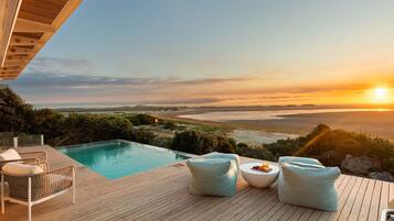 House (4 Bedrooms) | Front of property