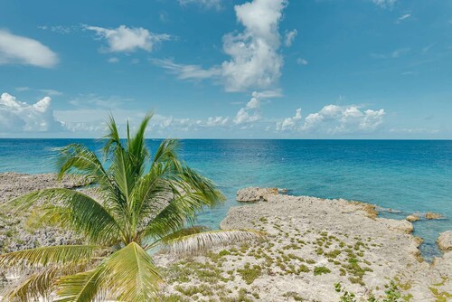 Sunset Point Vacation, Luxury Oceanfront Condo, West Bay