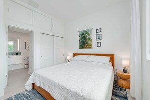 5 bedrooms, iron/ironing board, travel crib, WiFi - 40 Sunset Point Vacations, Luxury Oceanfront Condo (West Bay)