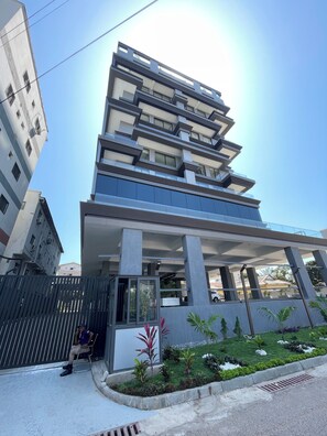 واجهة المنشأة