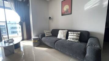 Apartment, Balkon, Stadtblick | Wohnbereich