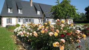 Exterior - Guest Room 'Red Poppies' with Shared Terrace, Garden, and Wi-Fi (Honfleur)