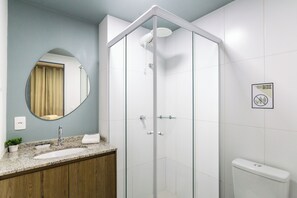 Studio | Badezimmer | Dusche, Handtücher