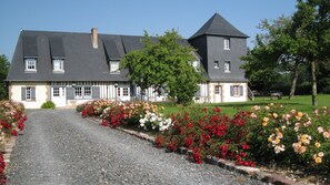 Exterior - “Romantic Suite” Guest Room with Shared Terrace, Garden, and Wi-Fi (Honfleur)