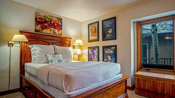 Condo, Multiple Beds, Patio, Mountain View (Sun Valley Condo 164) | 3 bedrooms, individually decorated, individually furnished, bed sheets