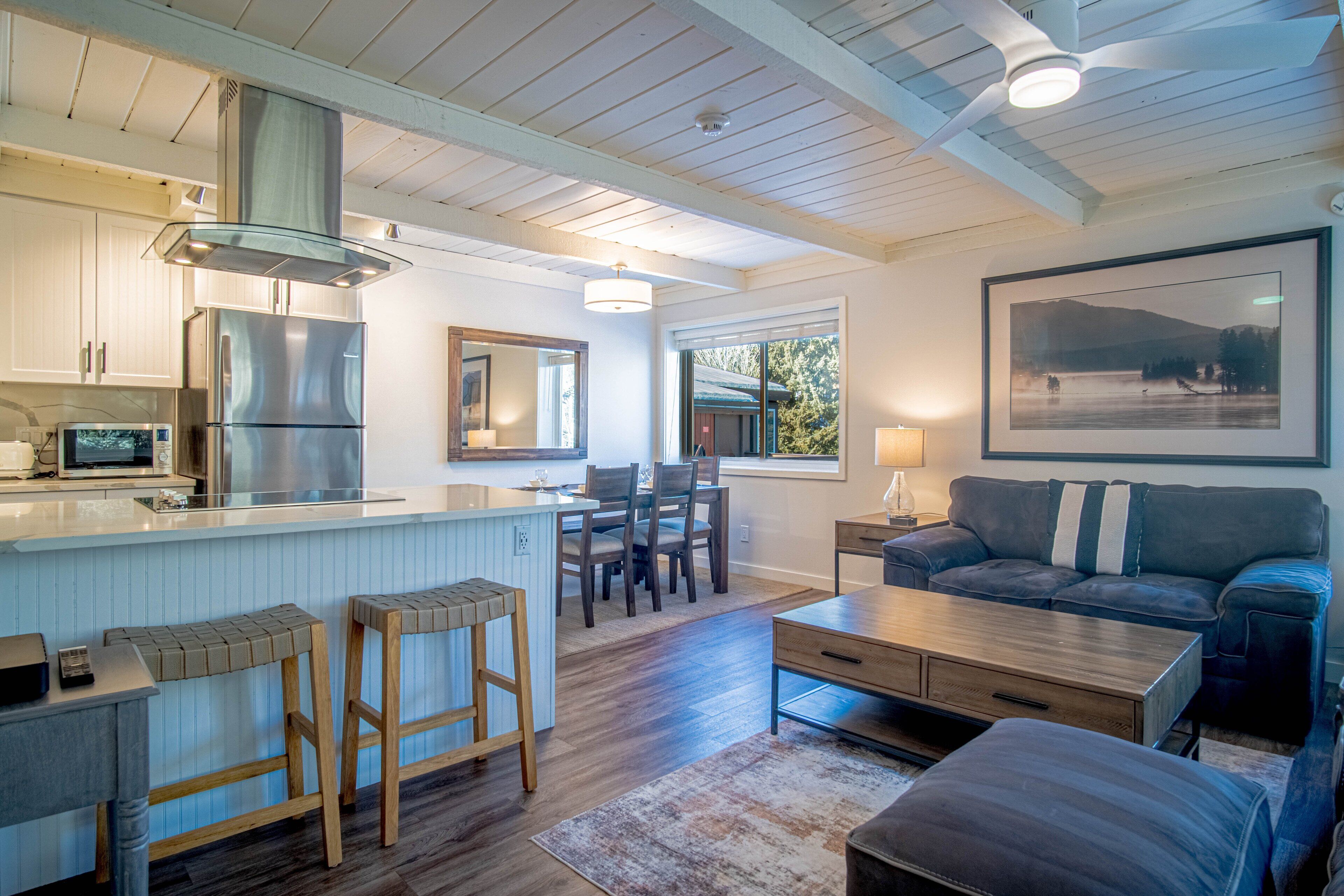 Leilighet, flere senger, terrasse, fjellutsikt (Atelier Allure) | Eget kjøkken | Spisebord