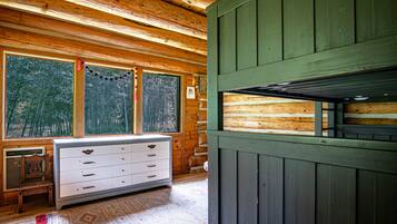 House, Multiple Beds, Kitchen, Mountain View (The Barn on Warm Springs Creek) | Interior