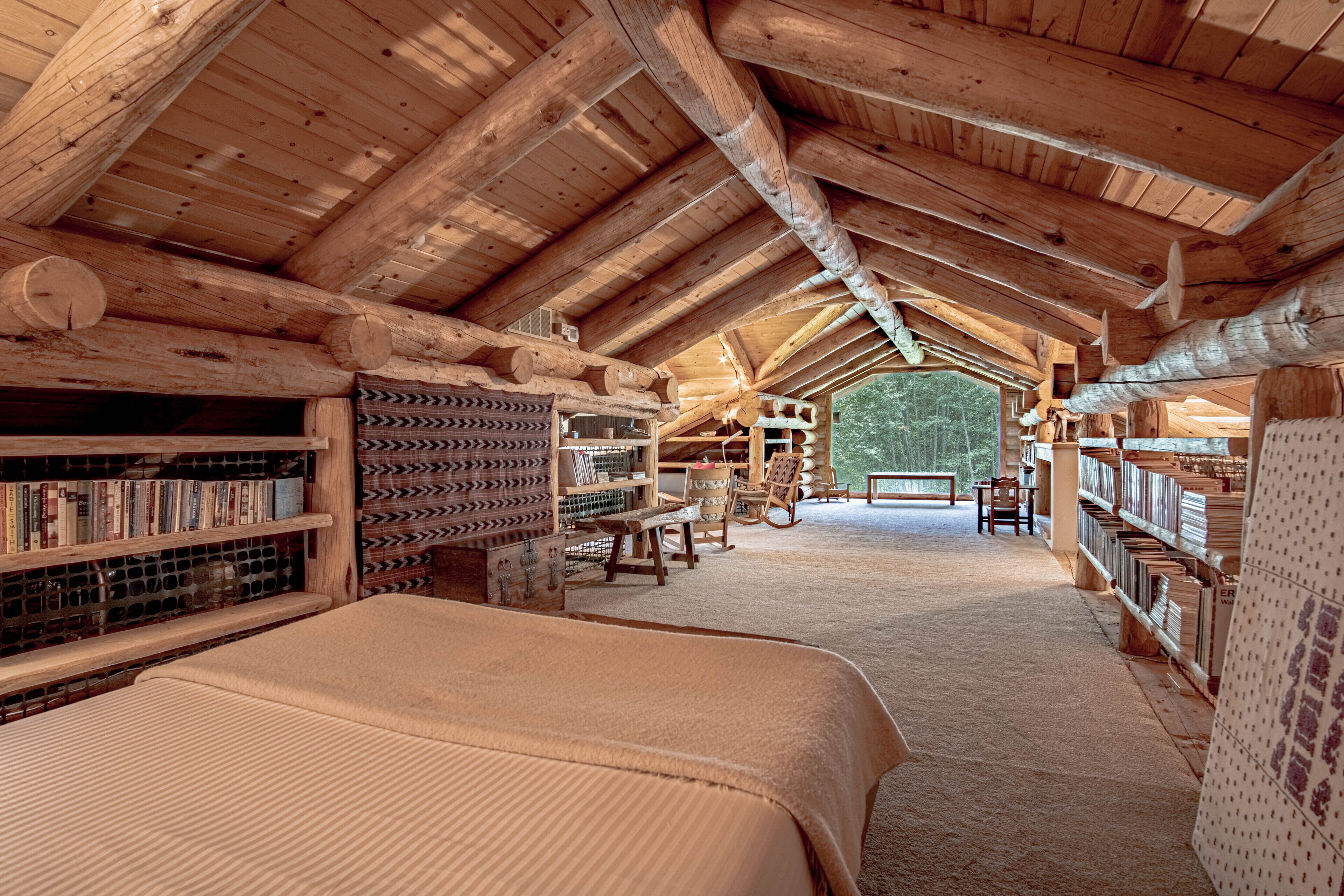 House, Multiple Beds, Kitchen, Mountain View (The Barn on Warm Springs Creek) | 3 bedrooms, individually decorated, individually furnished, bed sheets