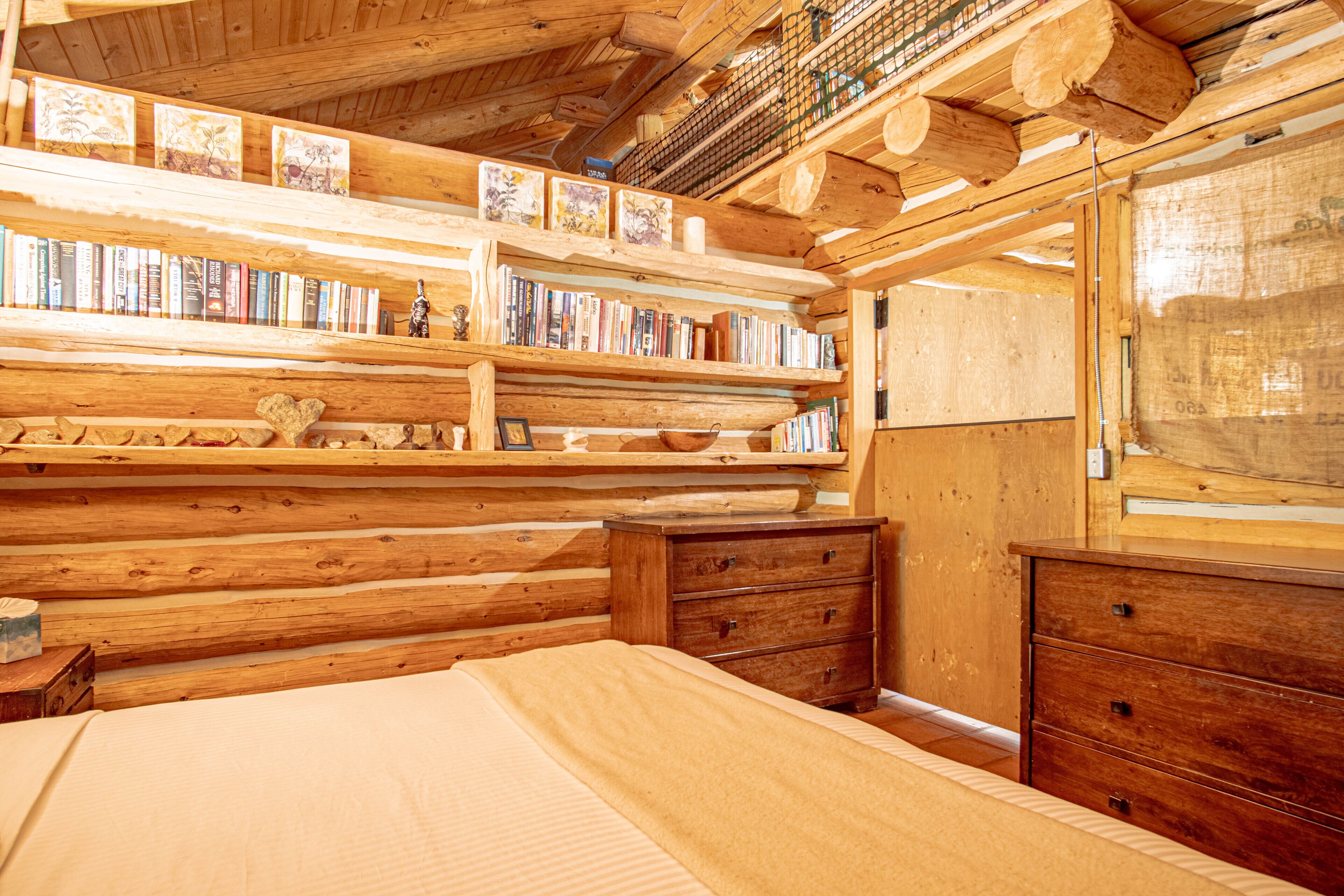 House, Multiple Beds, Kitchen, Mountain View (The Barn on Warm Springs Creek) | 3 bedrooms, individually decorated, individually furnished, bed sheets