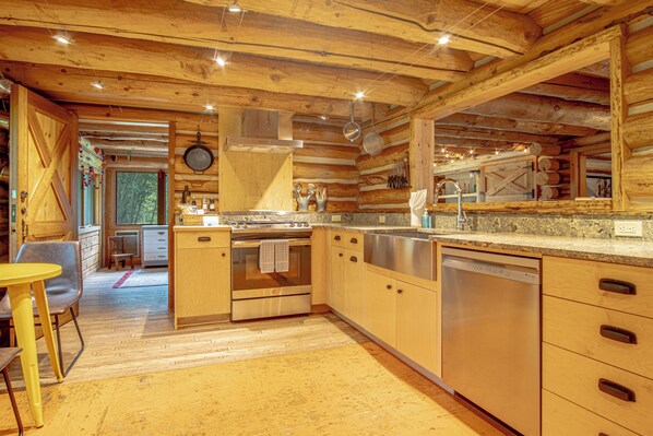 House, Multiple Beds, Kitchen, Mountain View (The Barn on Warm Springs Creek) | Private kitchen | Dining tables - The Barn on Warm Springs Creek - 9 Riverfront Acres (Ketchum)