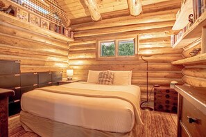 House, Multiple Beds, Kitchen, Mountain View (The Barn on Warm Springs Creek) | 3 bedrooms, individually decorated, individually furnished, bed sheets - The Barn on Warm Springs Creek - 9 Riverfront Acres (Ketchum)