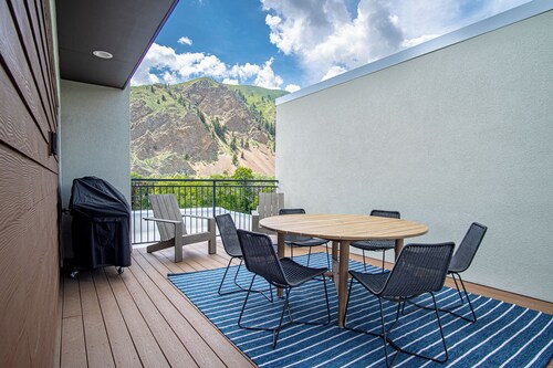 Mountain View Villa - Lux 3BD W/roof Terrace - Downtown Hailey