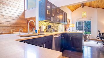 Condo, Multiple Beds, Balcony, Mountain View (Fairway Nine 4344) | Private kitchen | Dining tables