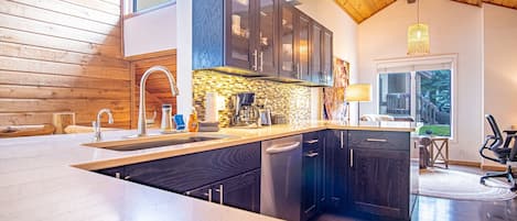 Condo, Multiple Beds, Balcony, Mountain View (Fairway Nine 4344) | Private kitchen