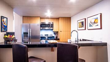 Condo, Multiple Beds, Fireplace, Mountain View (Sun Valley Condo 139) | Private kitchen | Dining tables