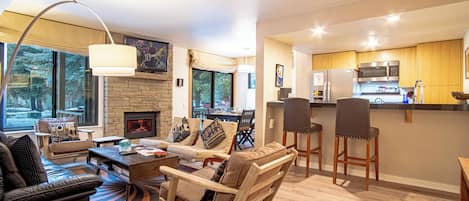 Condo, Multiple Beds, Fireplace, Mountain View (Sun Valley Condo 139) | Interior
