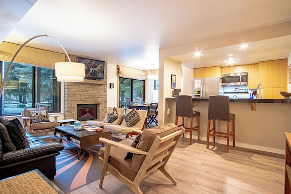 Condo, Multiple Beds, Fireplace, Mountain View (Sun Valley Condo 139) | Interior