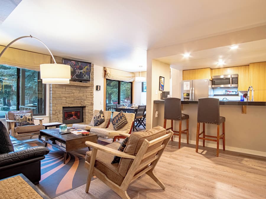 Apartamento, varias camas, chimenea, vistas a la montaña (Sun Valley Condo 139) | Interior