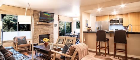 Condo, Multiple Beds, Fireplace, Mountain View (Sun Valley Condo 139) | Interior