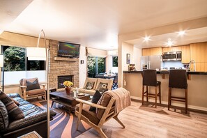 Condo, Multiple Beds, Fireplace, Mountain View (Sun Valley Condo 139) | Interior
