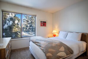 2 bedrooms, individually decorated, individually furnished, bed sheets